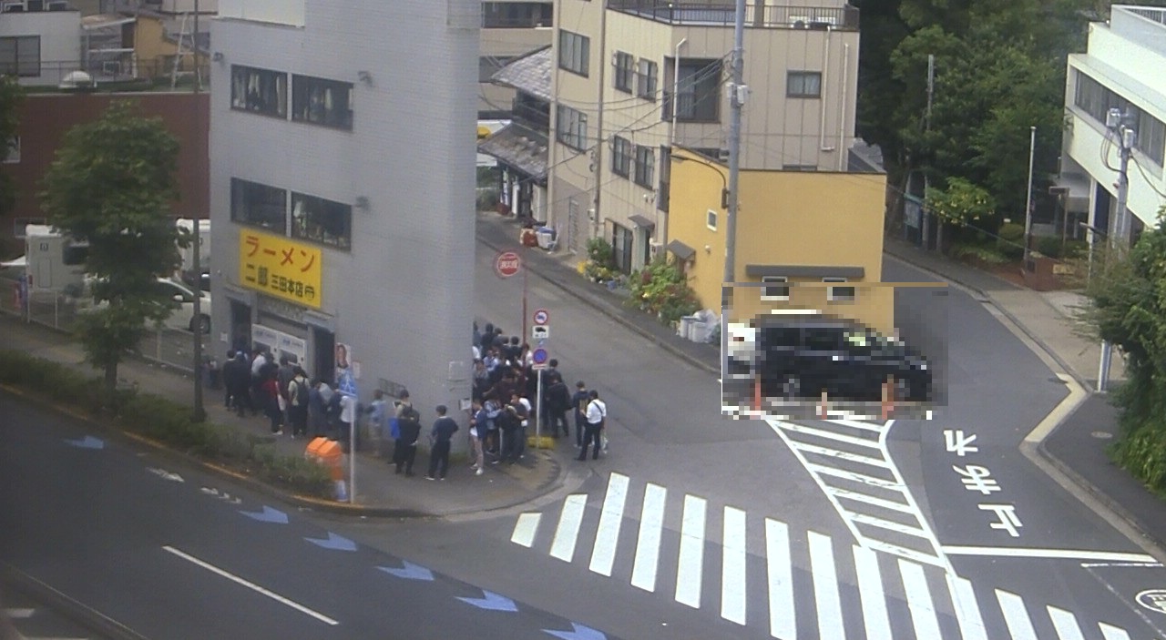 2024年10月25日ラーメン二郎三田本店の並び