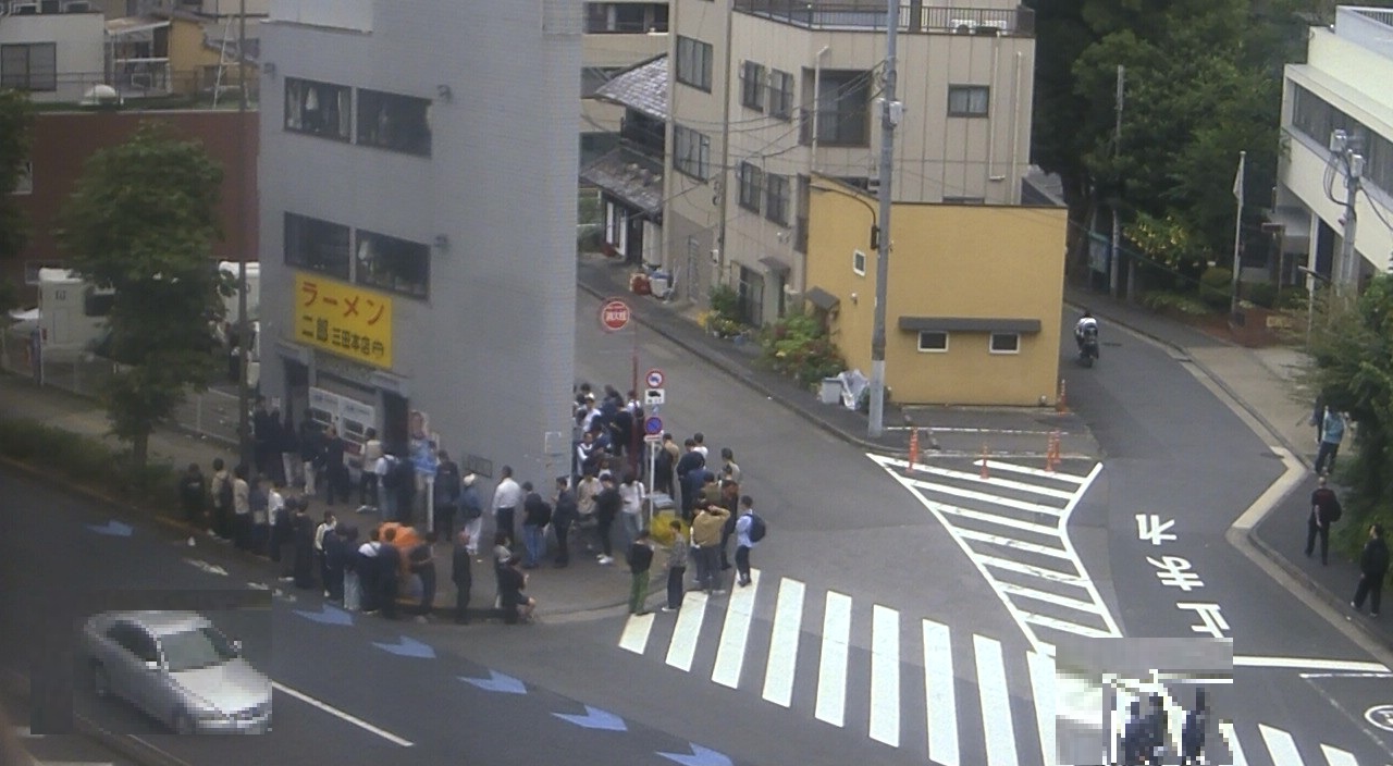 2024年10月26日ラーメン二郎三田本店の並び