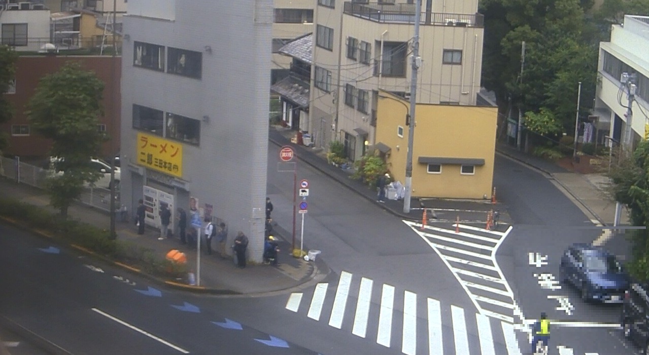 2024年11月11日ラーメン二郎三田本店の並び