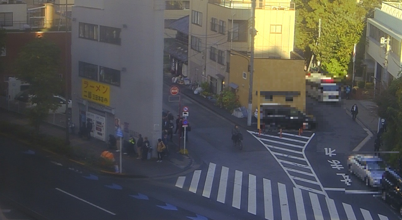 2024年11月22日ラーメン二郎三田本店の並び