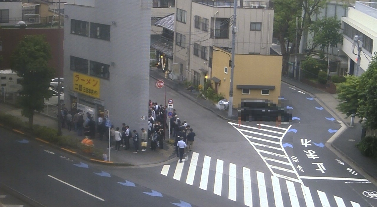 2025年5月16日ラーメン二郎三田本店の並び