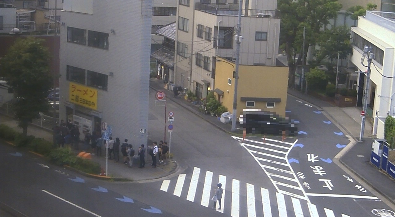 2025年7月24日ラーメン二郎三田本店の並び