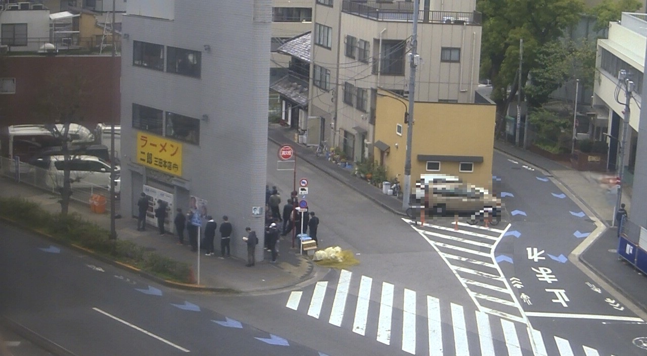 2026年4月4日ラーメン二郎三田本店の並び
