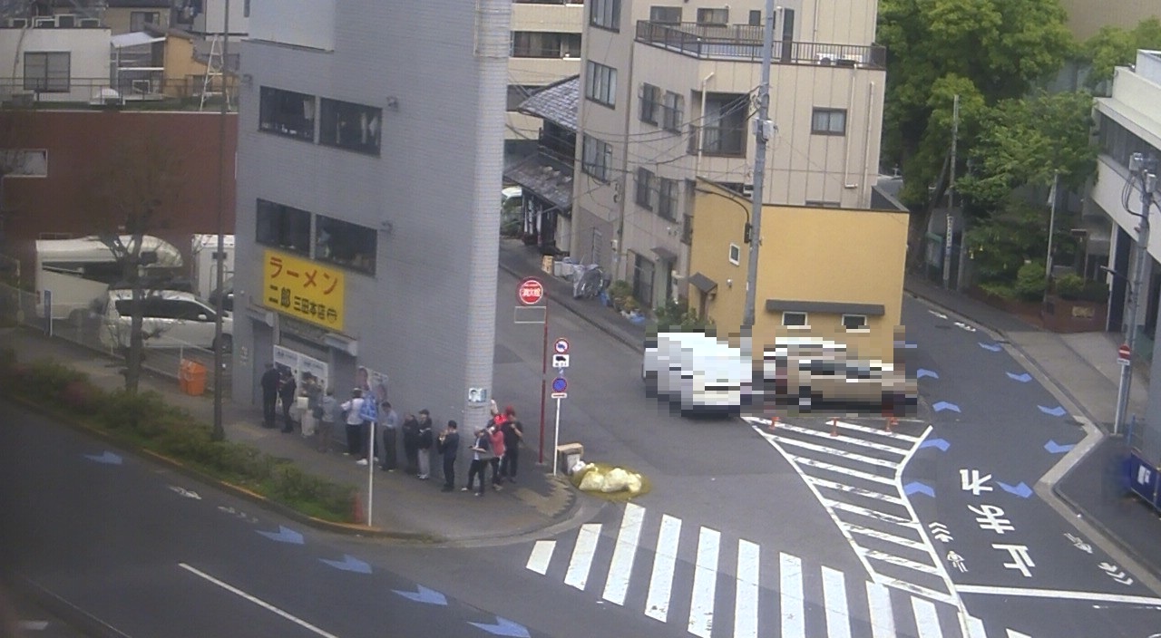 2026年4月15日ラーメン二郎三田本店の並び
