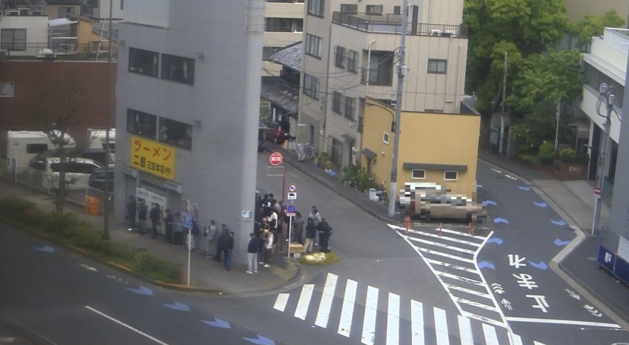 2026年4月18日ラーメン二郎三田本店の並び