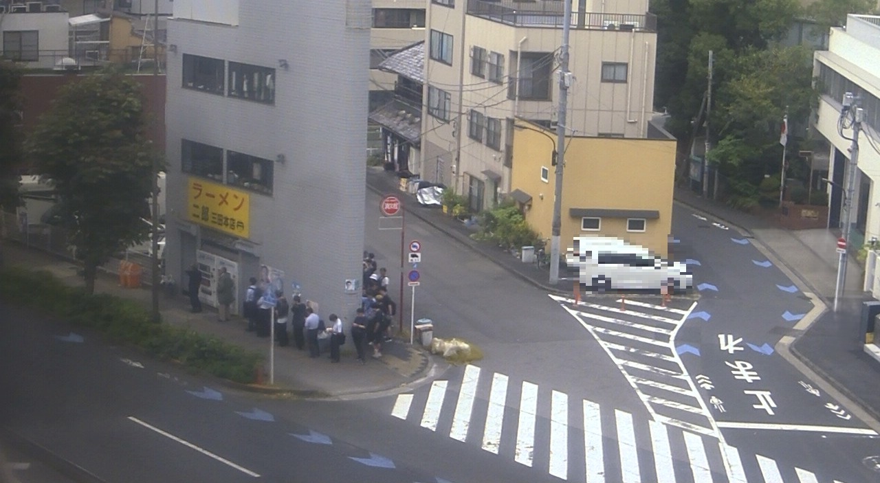 2026年10月21日ラーメン二郎三田本店の並び
